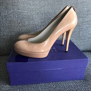 Pristine Stuart Weitzman Nude Pumps